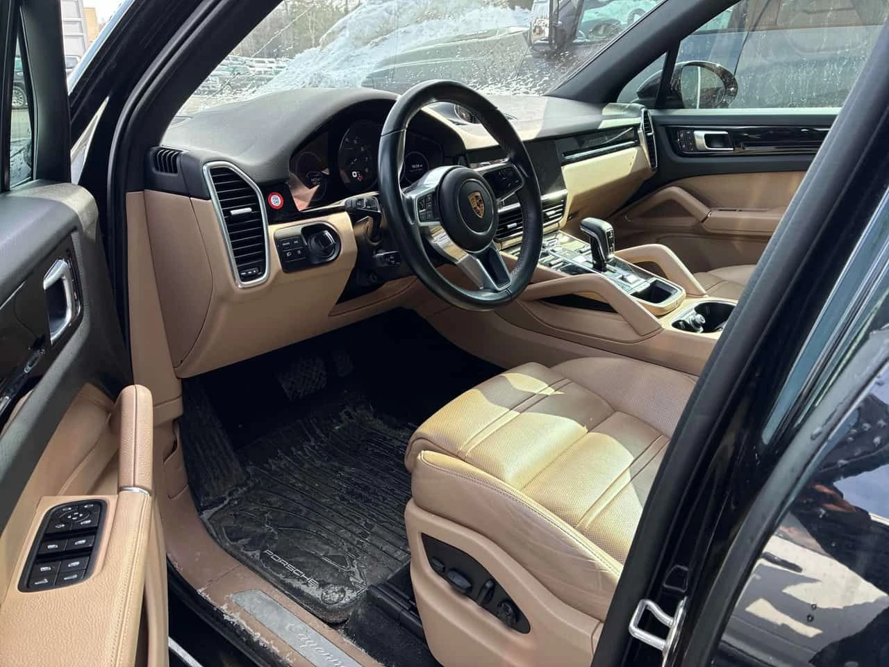 Porsche Cayenne * Без инциденти * Пълна история в Порше *  CARFAX , снимка 9 - Автомобили и джипове - 53915006