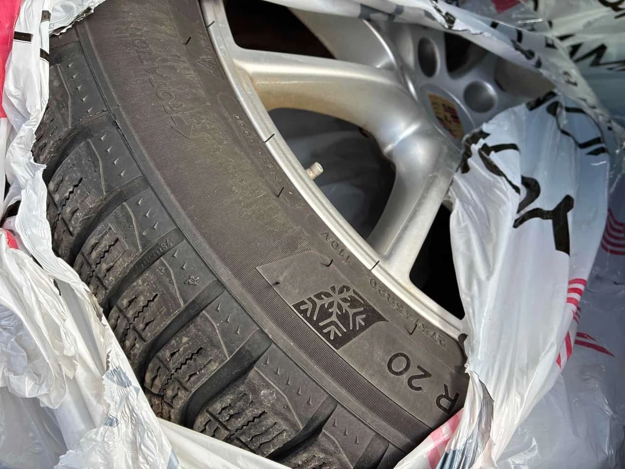 Porsche Cayenne * Без инциденти * Пълна история в Порше *  CARFAX , снимка 12 - Автомобили и джипове - 53915006