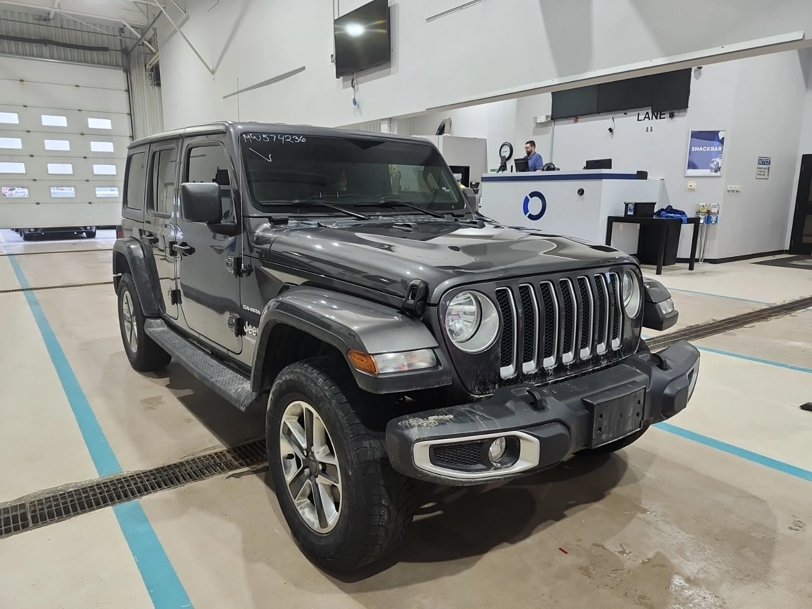 Jeep Wrangler * * CARFAX * * АВТО КРЕДИТ * * , снимка 2 - Автомобили и джипове - 54005345