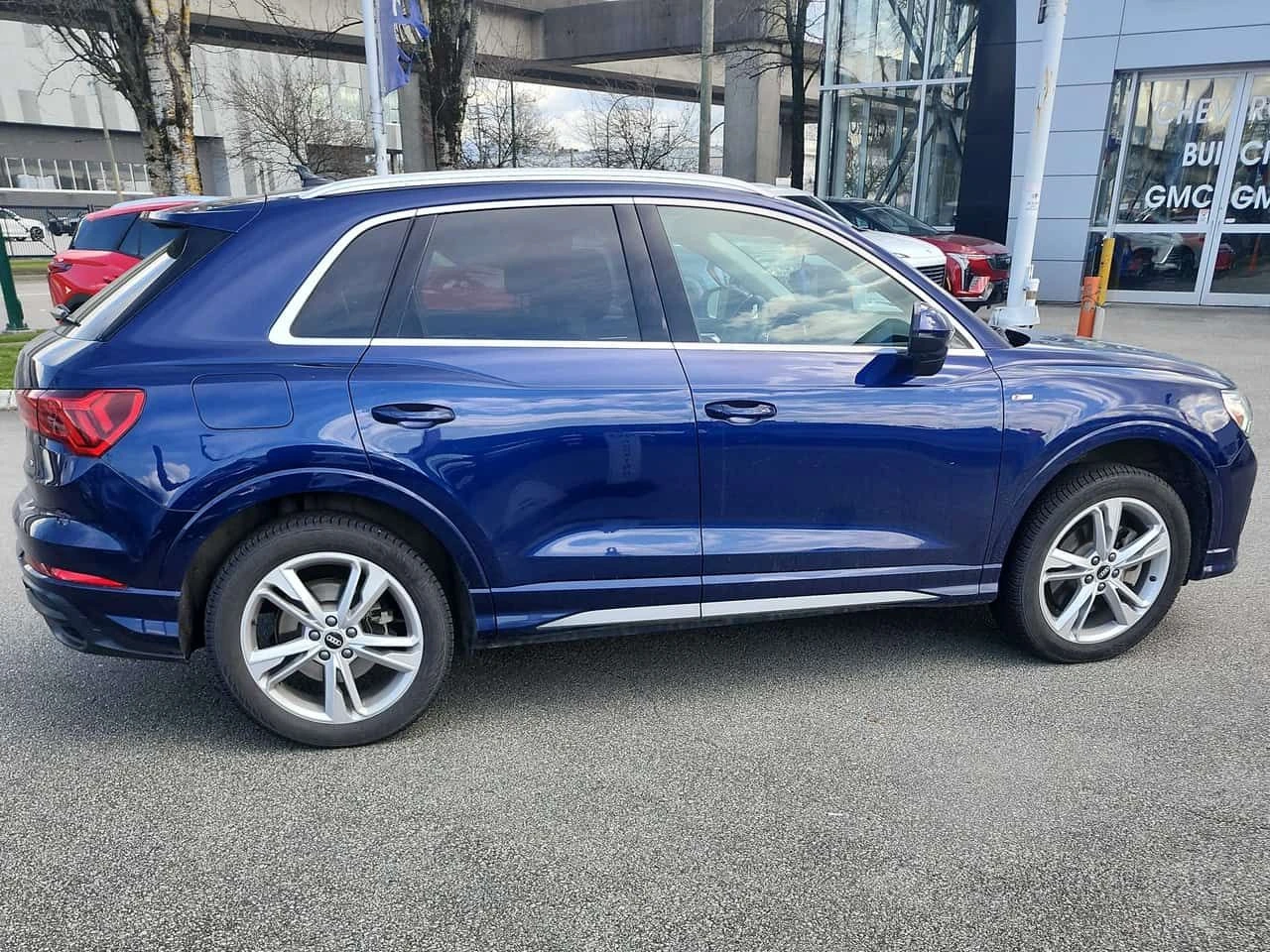 Audi Q3 Progressiv/ПАНОРАМА/ПОДГРЕВИ, снимка 4 - Автомобили и джипове - 54115294