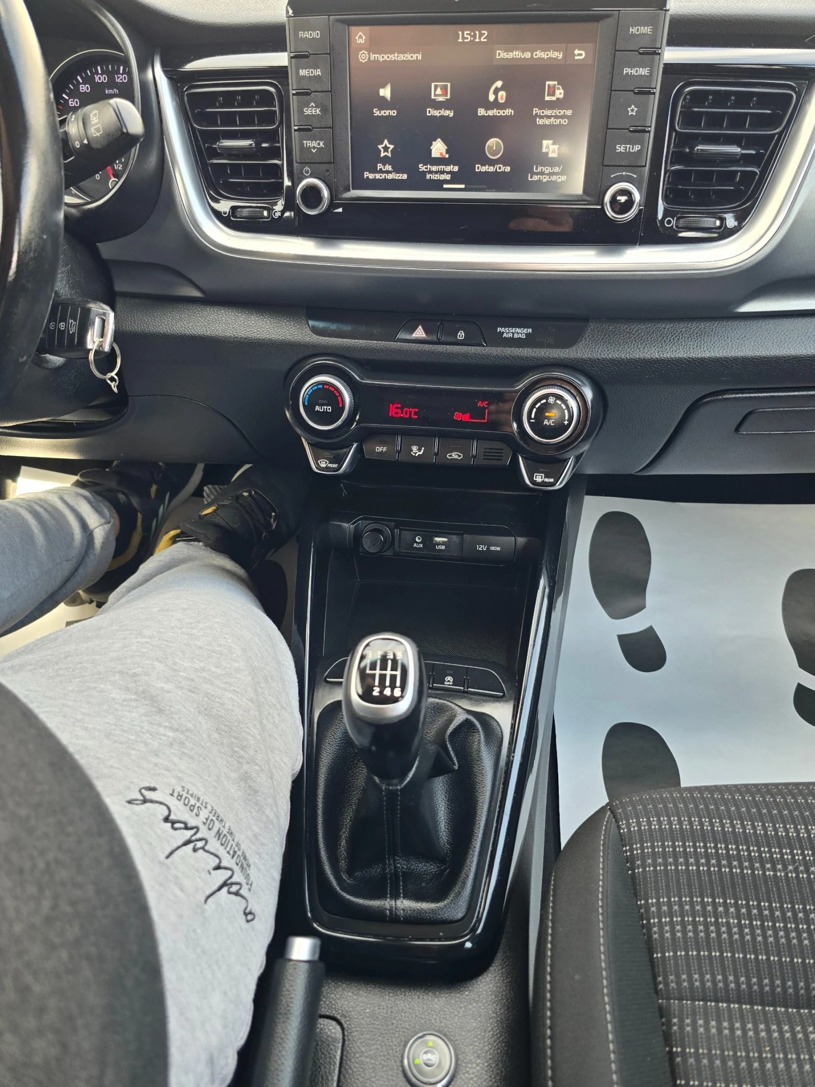 Kia Stonic 1.4I-100K.C-GPL-NAVI-EURO6, снимка 16 - Автомобили и джипове - 54357709