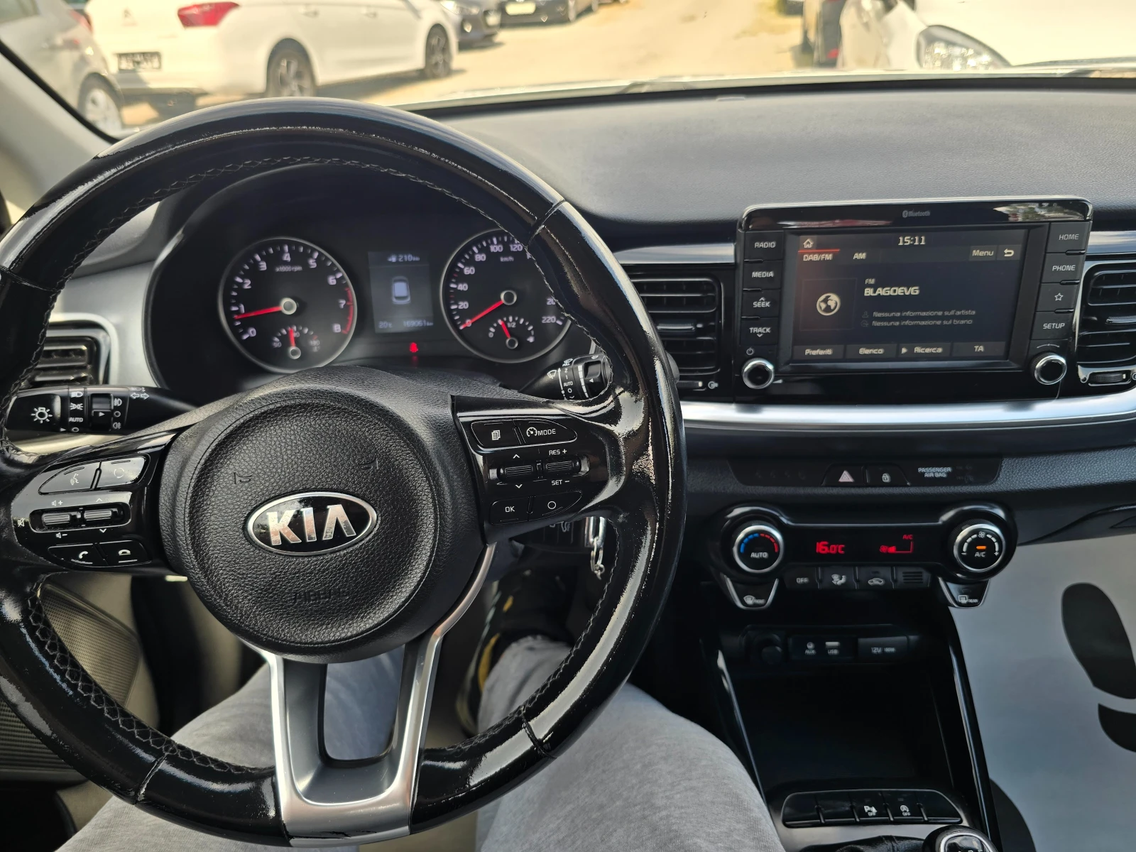 Kia Stonic 1.4I-100K.C-GPL-NAVI-EURO6, снимка 13 - Автомобили и джипове - 54357709