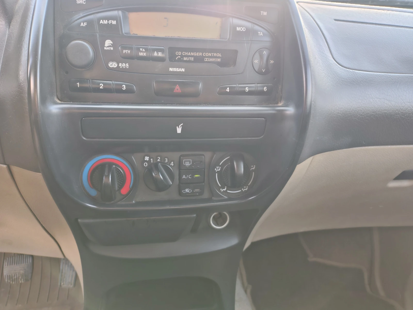 Nissan Terrano Бензин 4x4, снимка 12 - Автомобили и джипове - 54964993