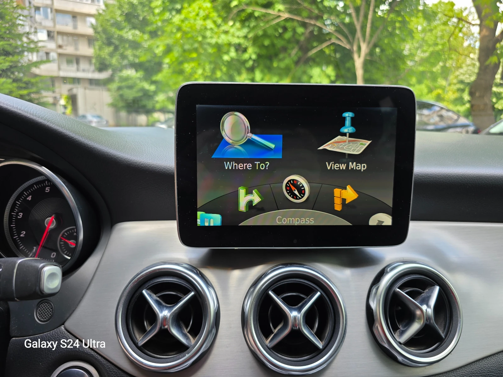 Mercedes-Benz GLA 250, снимка 11 - Автомобили и джипове - 54982032