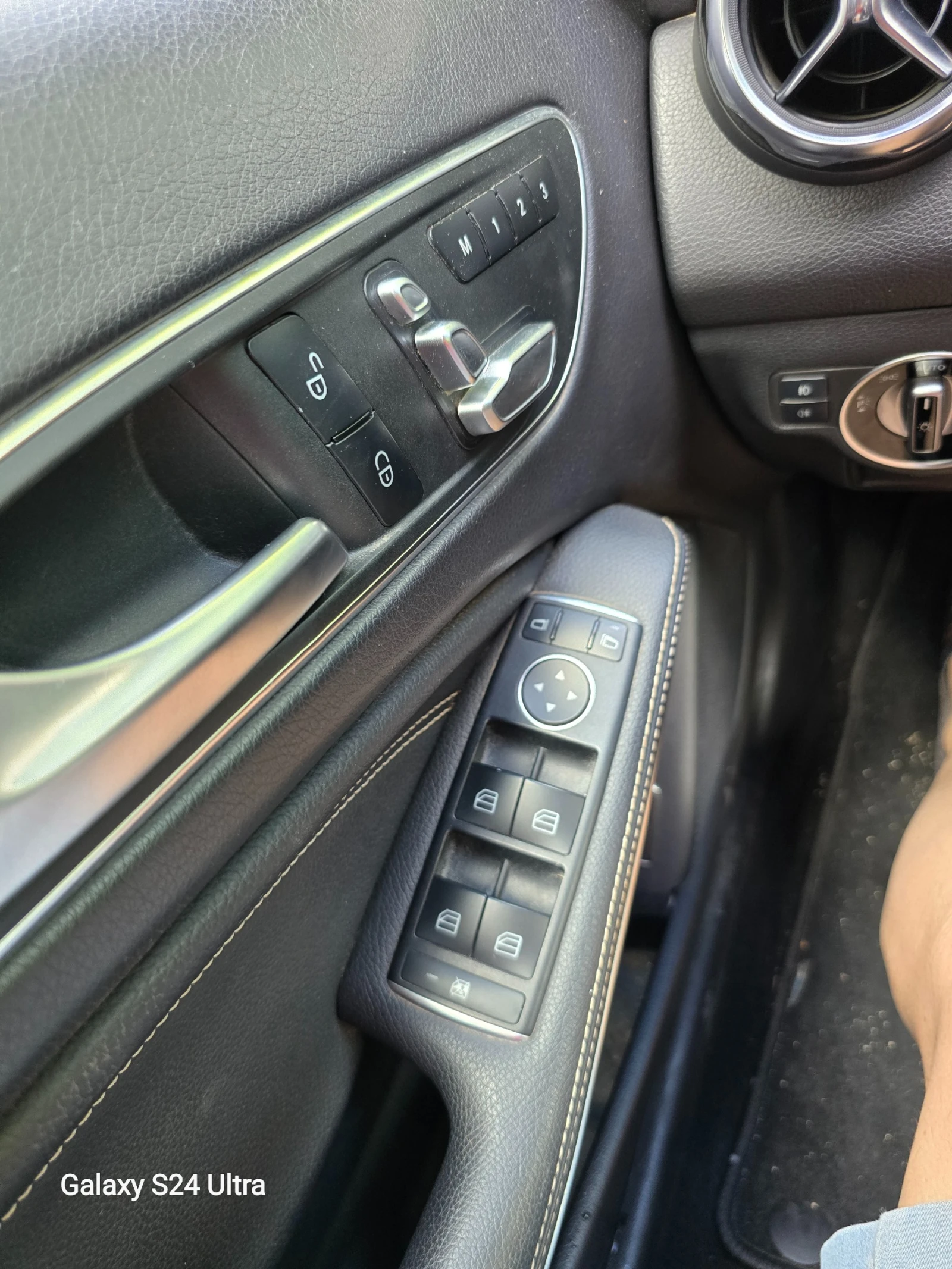 Mercedes-Benz GLA 250, снимка 13 - Автомобили и джипове - 54982032