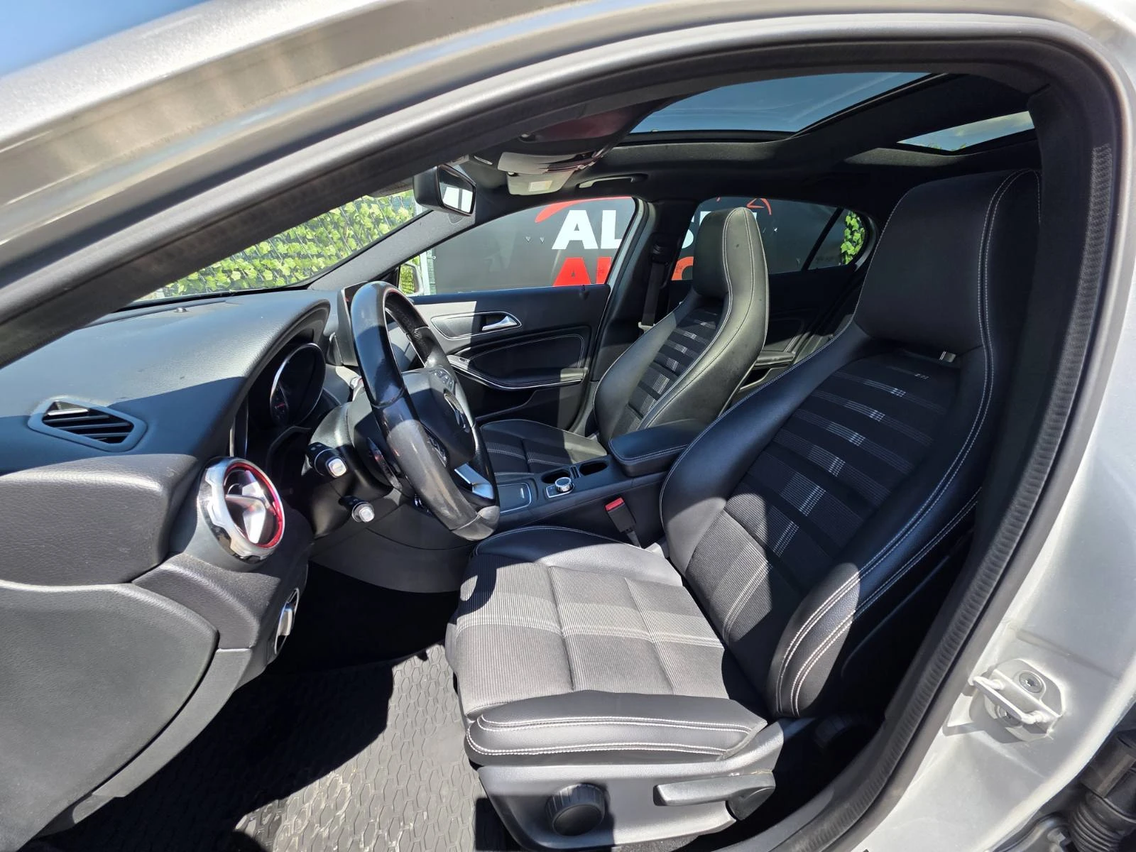 Mercedes-Benz GLA 200 -4MATIC-Automatic 7G-Facelift-136hp, снимка 12 - Автомобили и джипове - 55239925
