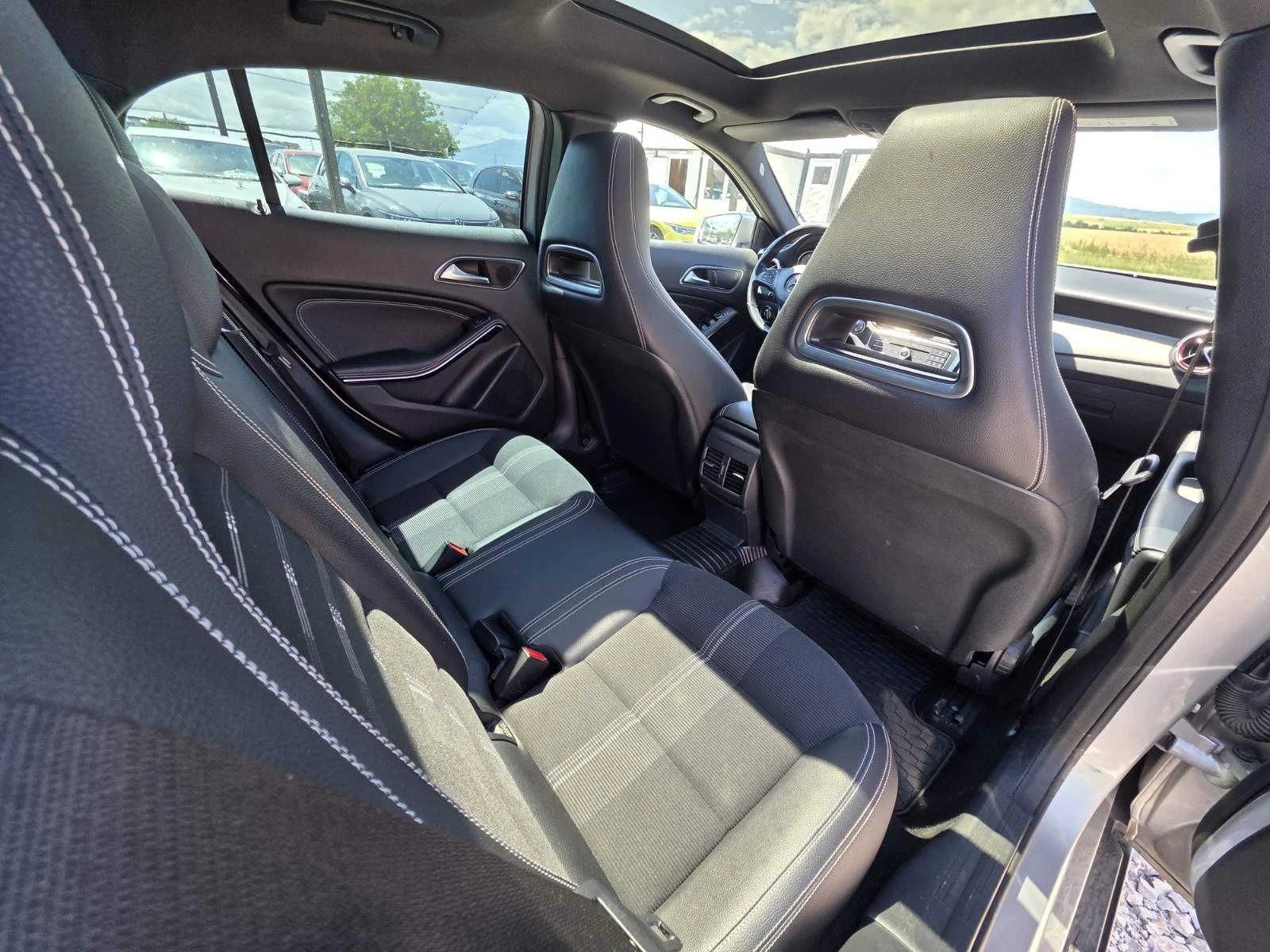 Mercedes-Benz GLA 200 -4MATIC-Automatic 7G-Facelift-136hp, снимка 15 - Автомобили и джипове - 55239925