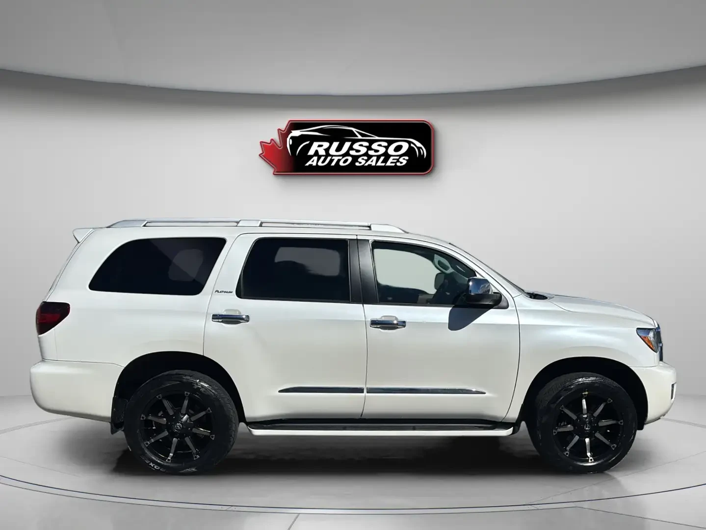 Toyota Sequoia 5.7* V8* PLATINUM* ПОДГРЕВ* ОБДУХВАНЕ* КАМЕРА* JBL, снимка 2 - Автомобили и джипове - 55270440