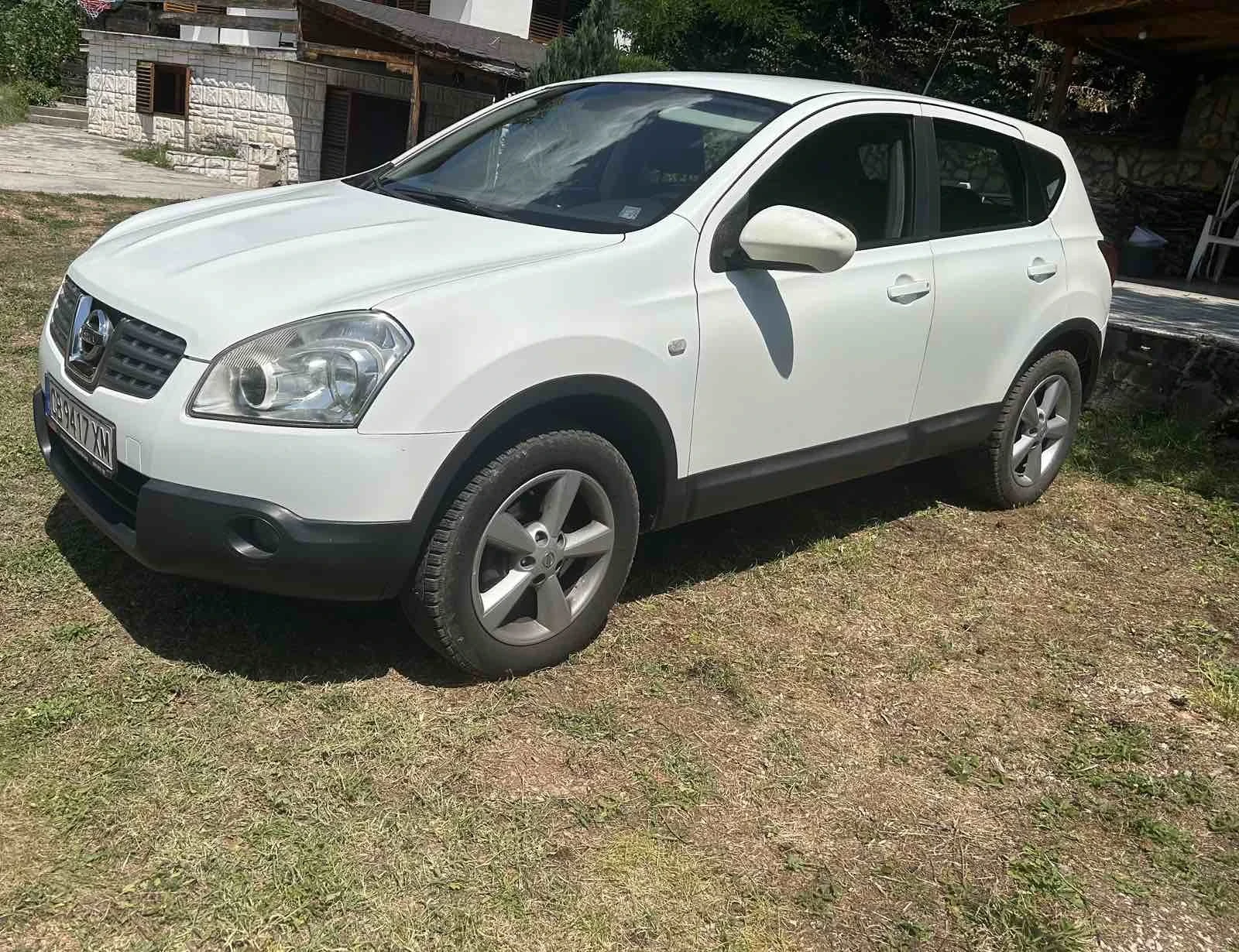 Nissan Qashqai 1.5dci, снимка 3 - Автомобили и джипове - 55618375