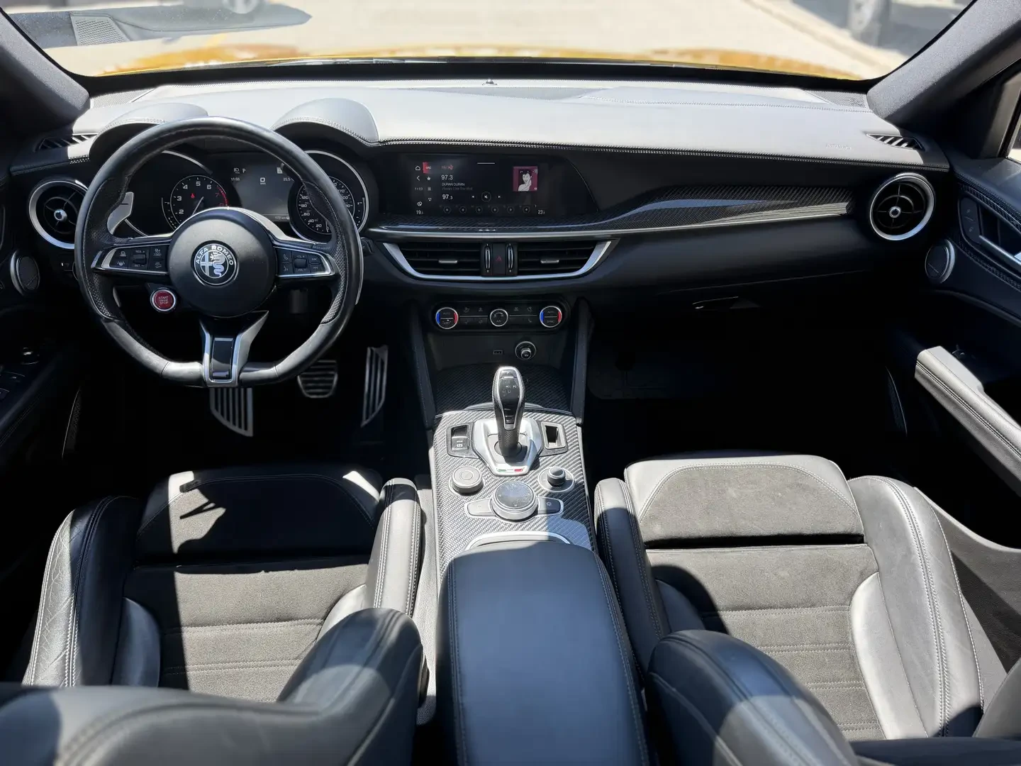 Alfa Romeo Stelvio Quadrifoglio* Carbon* Harman Kardon* Gold Edition, снимка 9 - Автомобили и джипове - 55646978