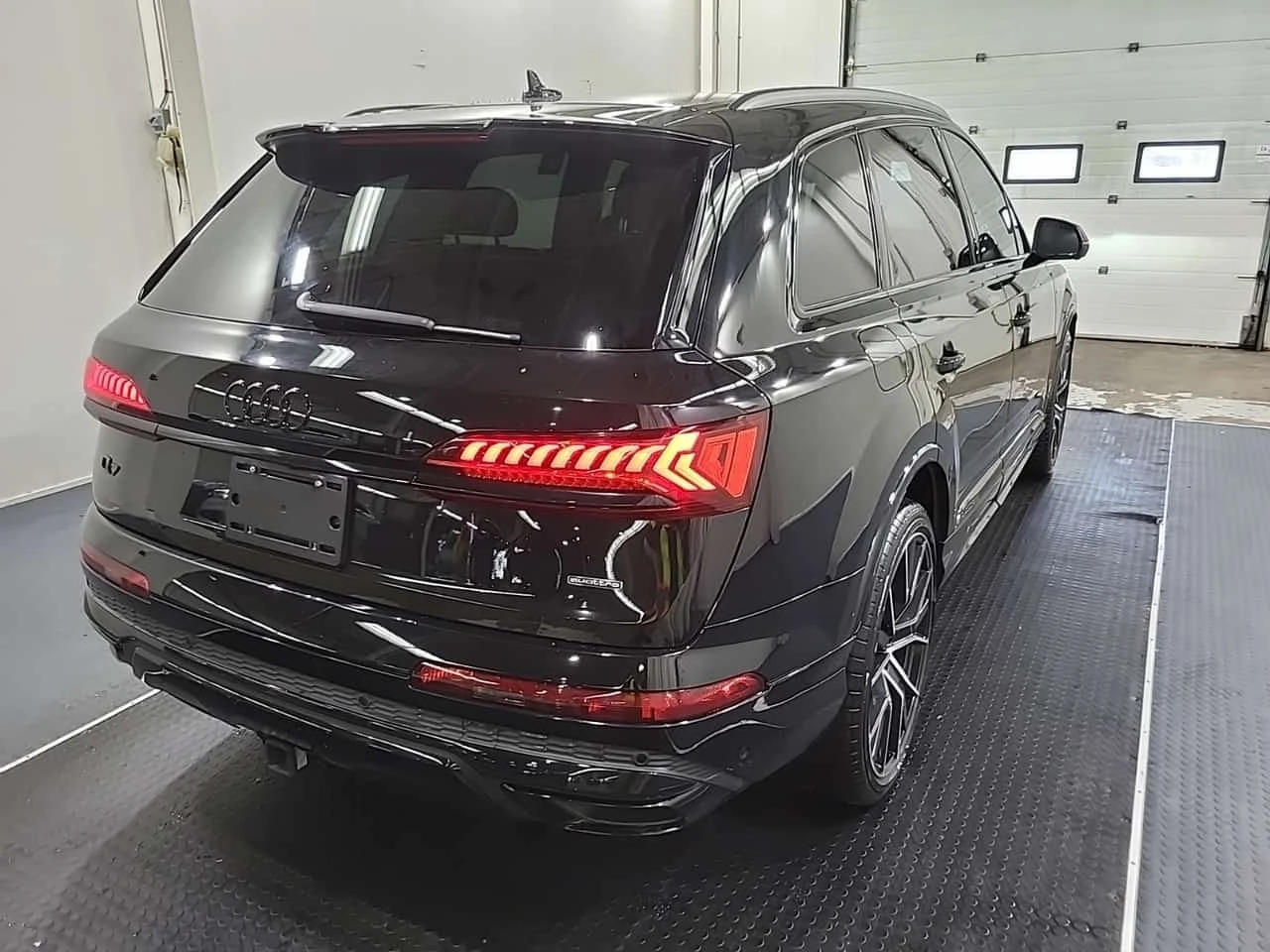 Audi Q7 * CARFAX * 2 КЛЮЧА * ПАНОРАМА * 360 КАМЕРА, снимка 3 - Автомобили и джипове - 55736673