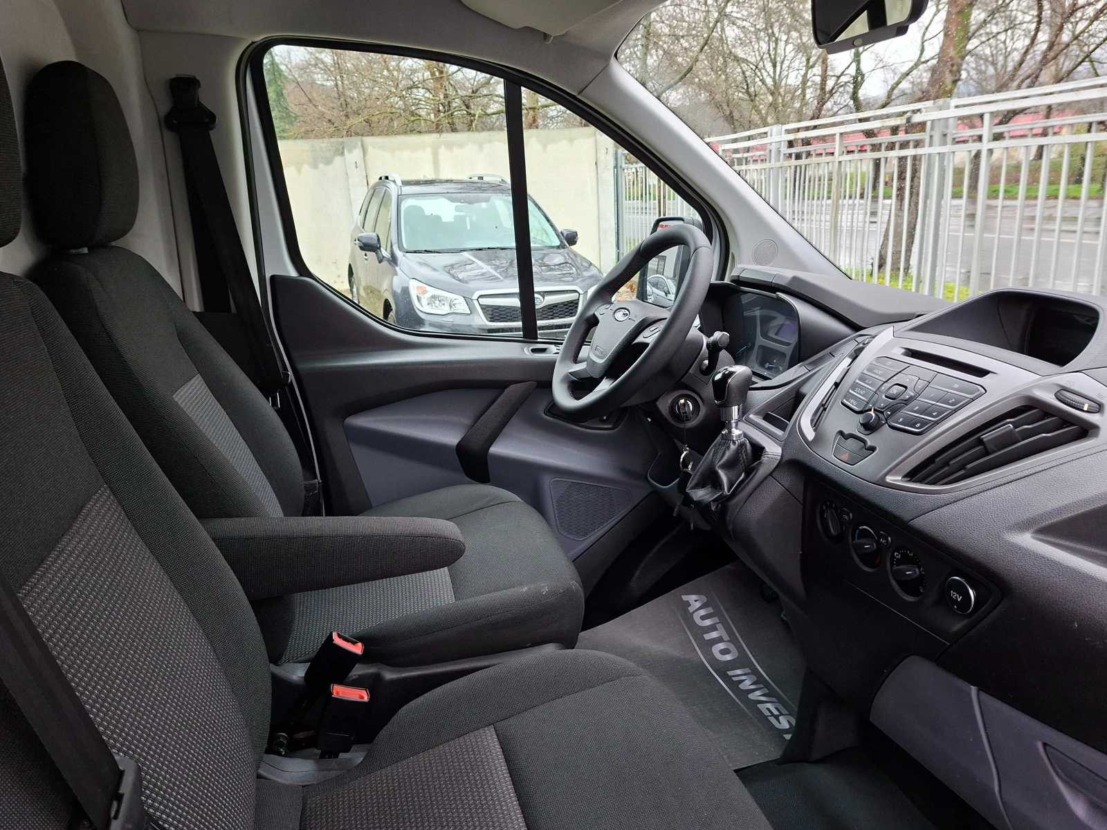 Ford Transit Custom 2.2/125ks, снимка 13 - Бусове и автобуси - 54066769