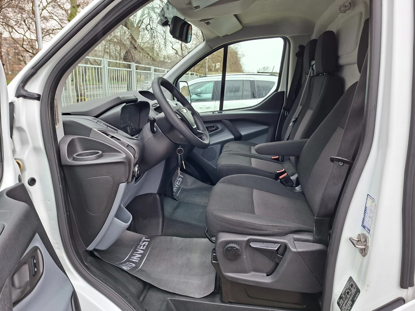 Ford Transit Custom 2.2/125ks, снимка 9 - Бусове и автобуси - 54066769