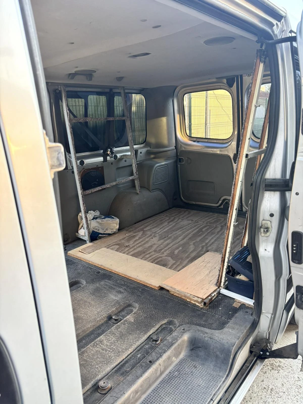Opel Vivaro 2.5, снимка 15 - Бусове и автобуси - 56103188