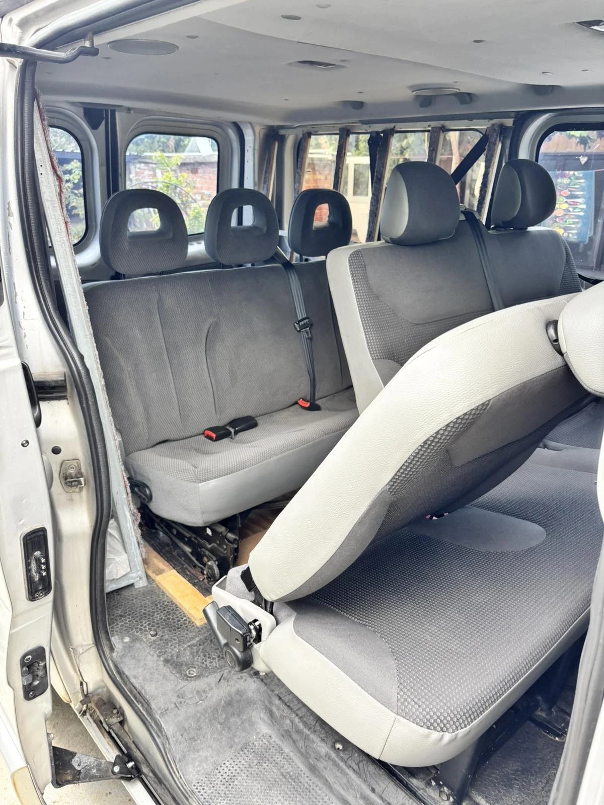 Opel Vivaro 2.5, снимка 14 - Бусове и автобуси - 56103188