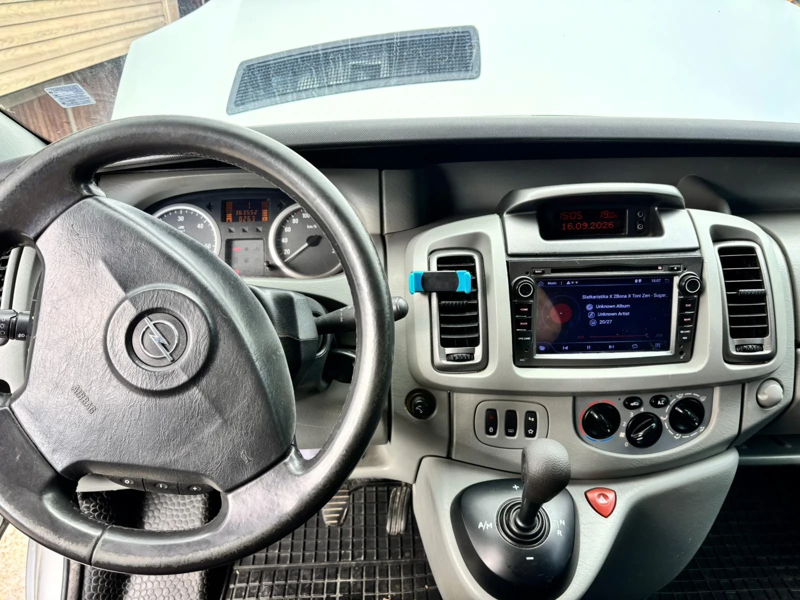 Opel Vivaro 2.5, снимка 9 - Бусове и автобуси - 56103188