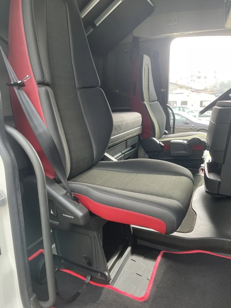Volvo Fh МЕГА, снимка 10 - Камиони - 49230809