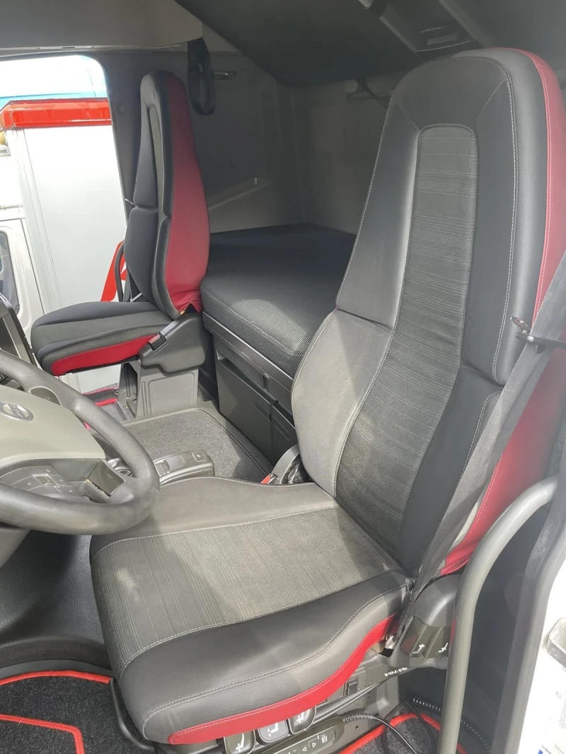 Volvo Fh МЕГА, снимка 9 - Камиони - 49230809
