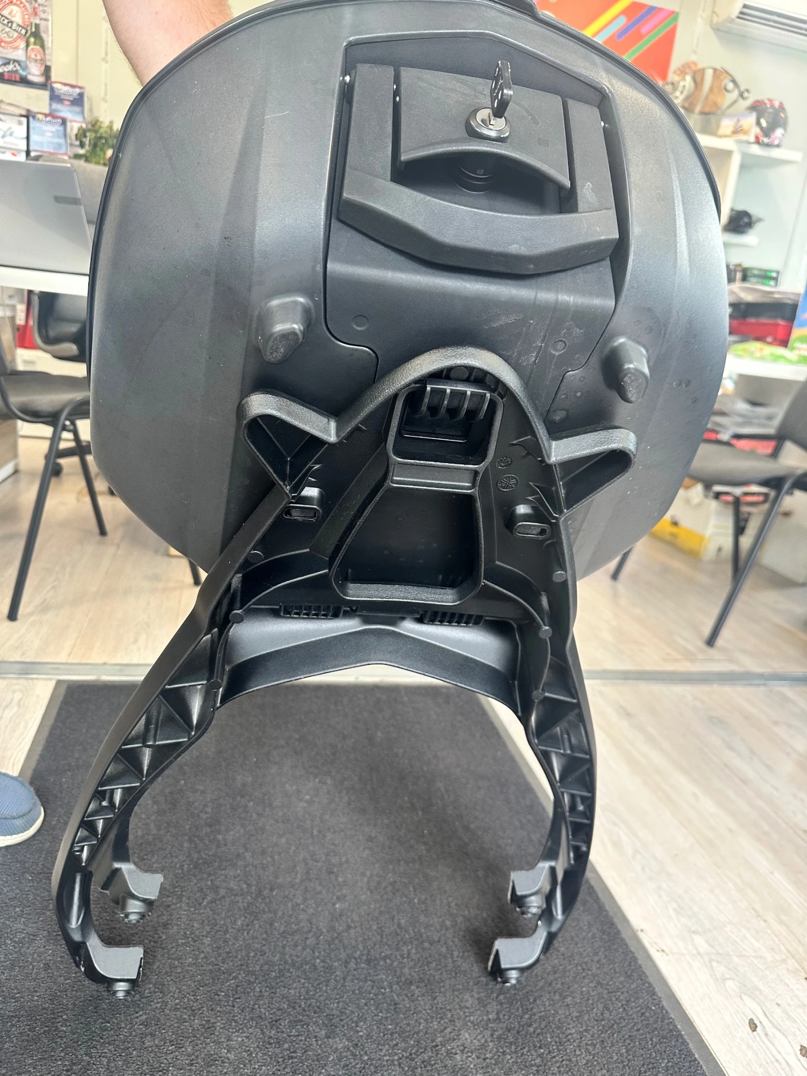 Yamaha X-max стойка + куфар, снимка 10 - Мотоциклети и мототехника - 55122418