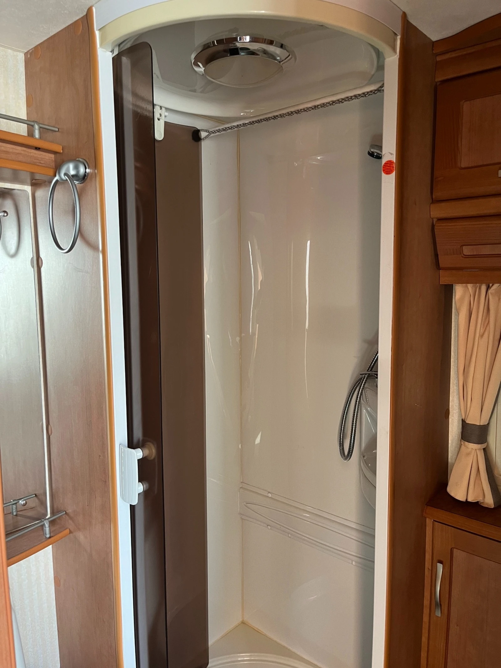 �������� Bessacarr Cameo 495 SL | Mobile.bg � ����������� 14