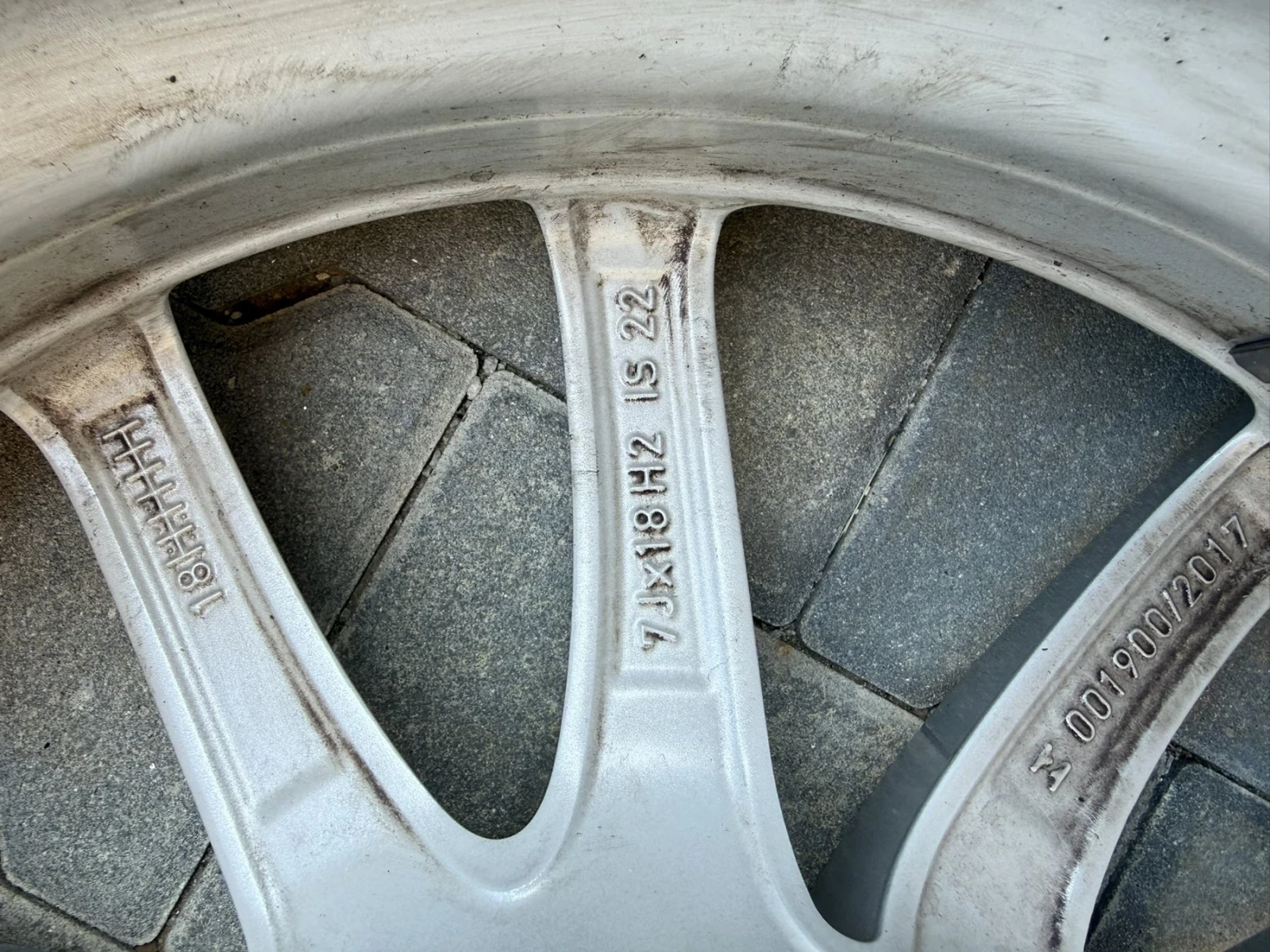 Гуми с джанти Pirelli 225/60R18, снимка 4 - Гуми и джанти - 55651403