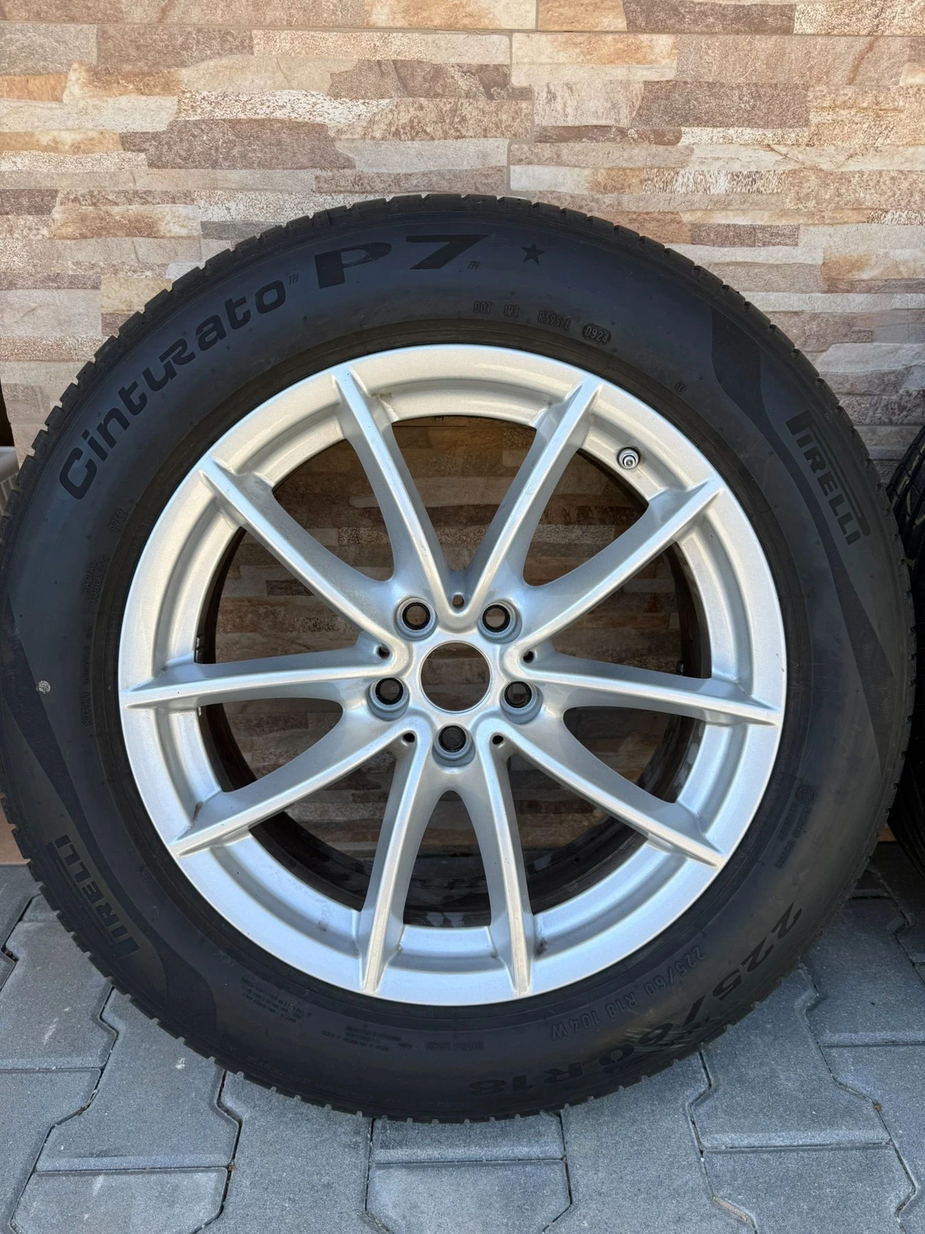 Гуми с джанти Pirelli 225/60R18, снимка 6 - Гуми и джанти - 55651403