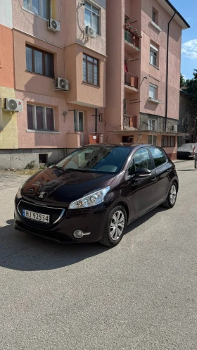 Peugeot 208 1.2i LPG, снимка 1
