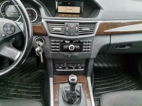Mercedes-Benz E 220, снимка 12