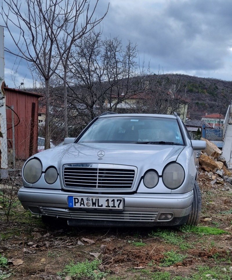 Mercedes-Benz E 250 Комби, снимка 2 - Автомобили и джипове - 46332842