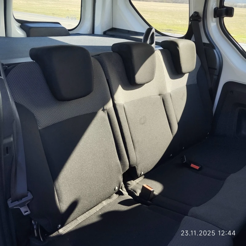 Dacia Dokker, снимка 8 - Автомобили и джипове - 52436537