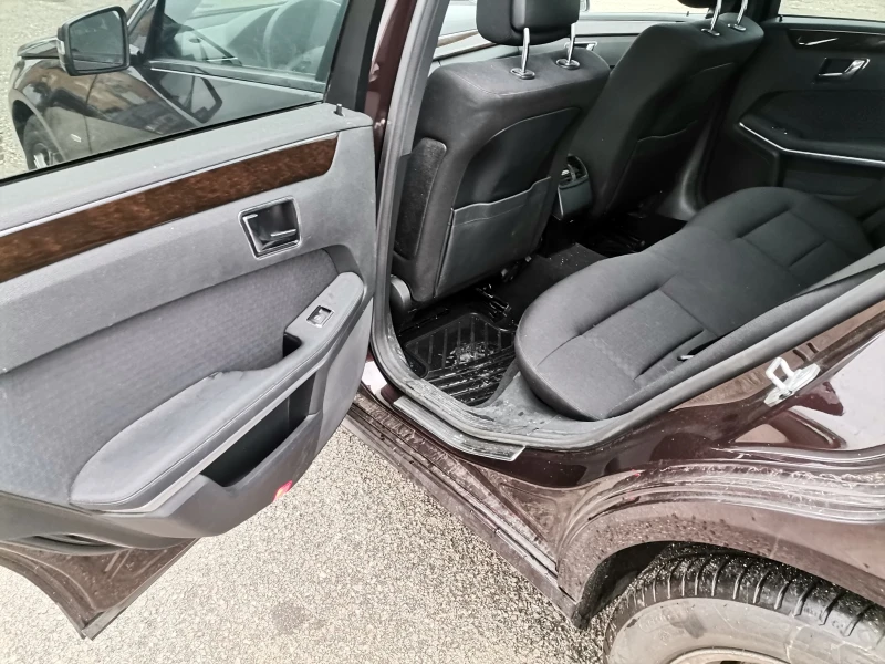 Mercedes-Benz E 220, снимка 14 - Автомобили и джипове - 52707085