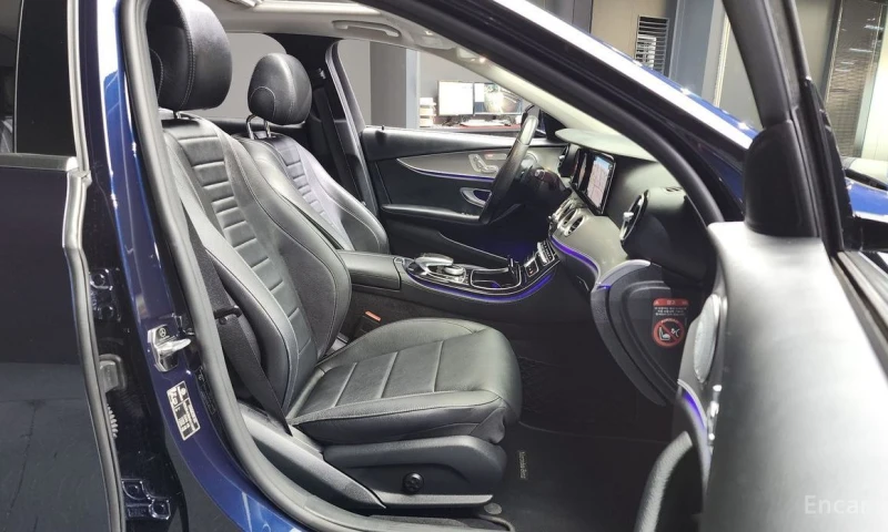 Mercedes-Benz E 200, снимка 11 - Автомобили и джипове - 53173320