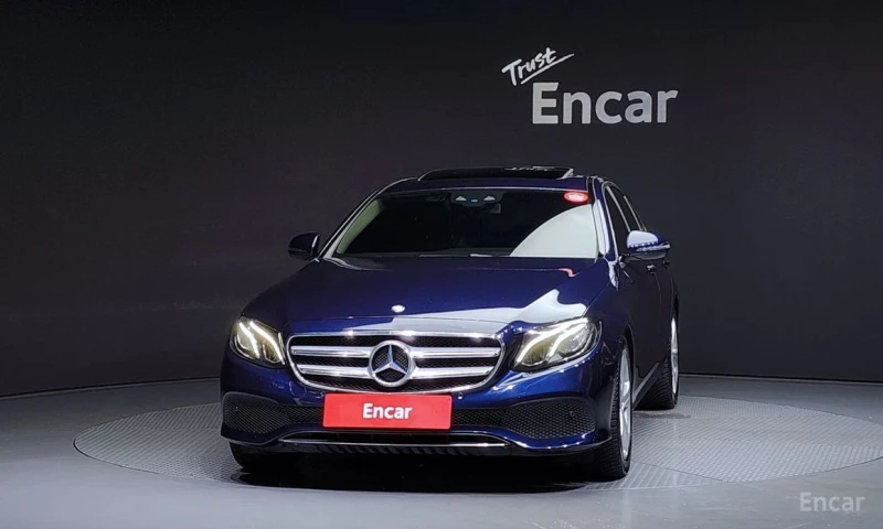 Mercedes-Benz E 200, снимка 3 - Автомобили и джипове - 53173320