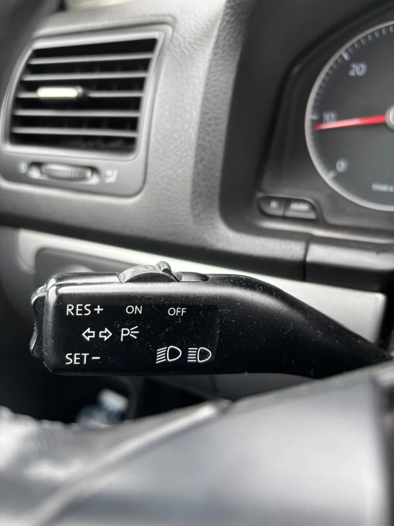 VW Golf, снимка 7 - Автомобили и джипове - 53176050