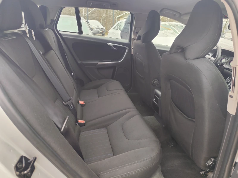 Volvo V60 1.6D* EURO5B* Klimatronik* , снимка 11 - Автомобили и джипове - 53494332
