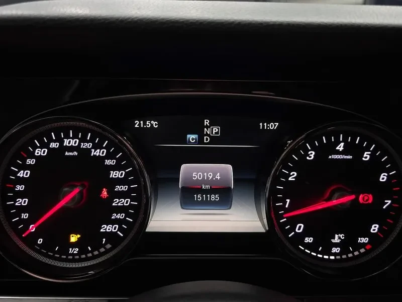 Mercedes-Benz E 300 4MATIC EXCLUSIVE STANDARD, снимка 8 - Автомобили и джипове - 55100976