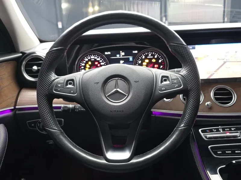 Mercedes-Benz E 300 4MATIC EXCLUSIVE STANDARD, снимка 13 - Автомобили и джипове - 55100976