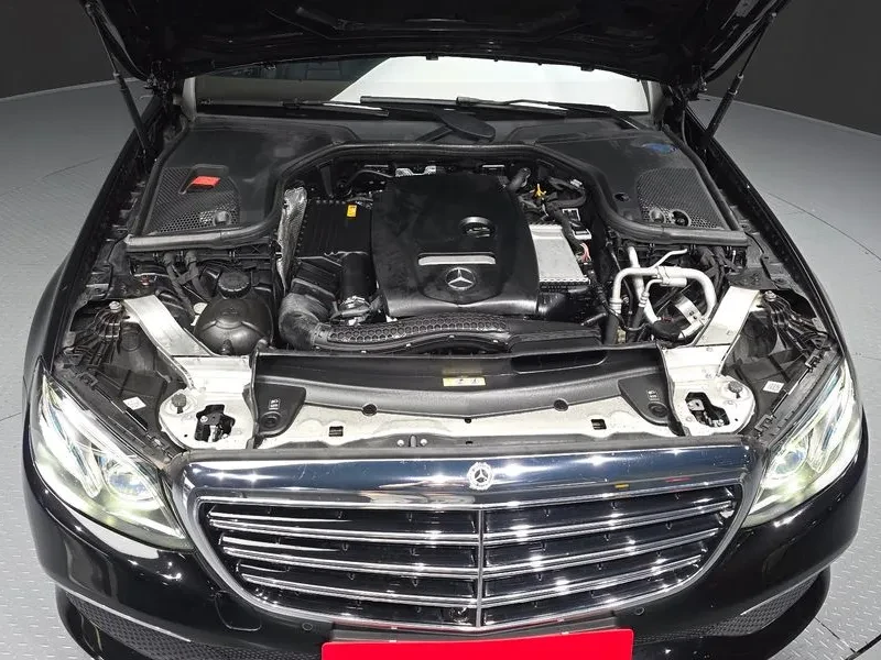 Mercedes-Benz E 300 4MATIC EXCLUSIVE STANDARD, снимка 6 - Автомобили и джипове - 55100976