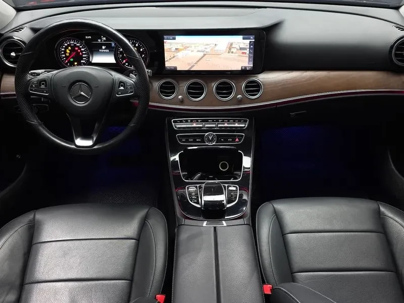 Mercedes-Benz E 300 4MATIC EXCLUSIVE STANDARD, снимка 7 - Автомобили и джипове - 55100976