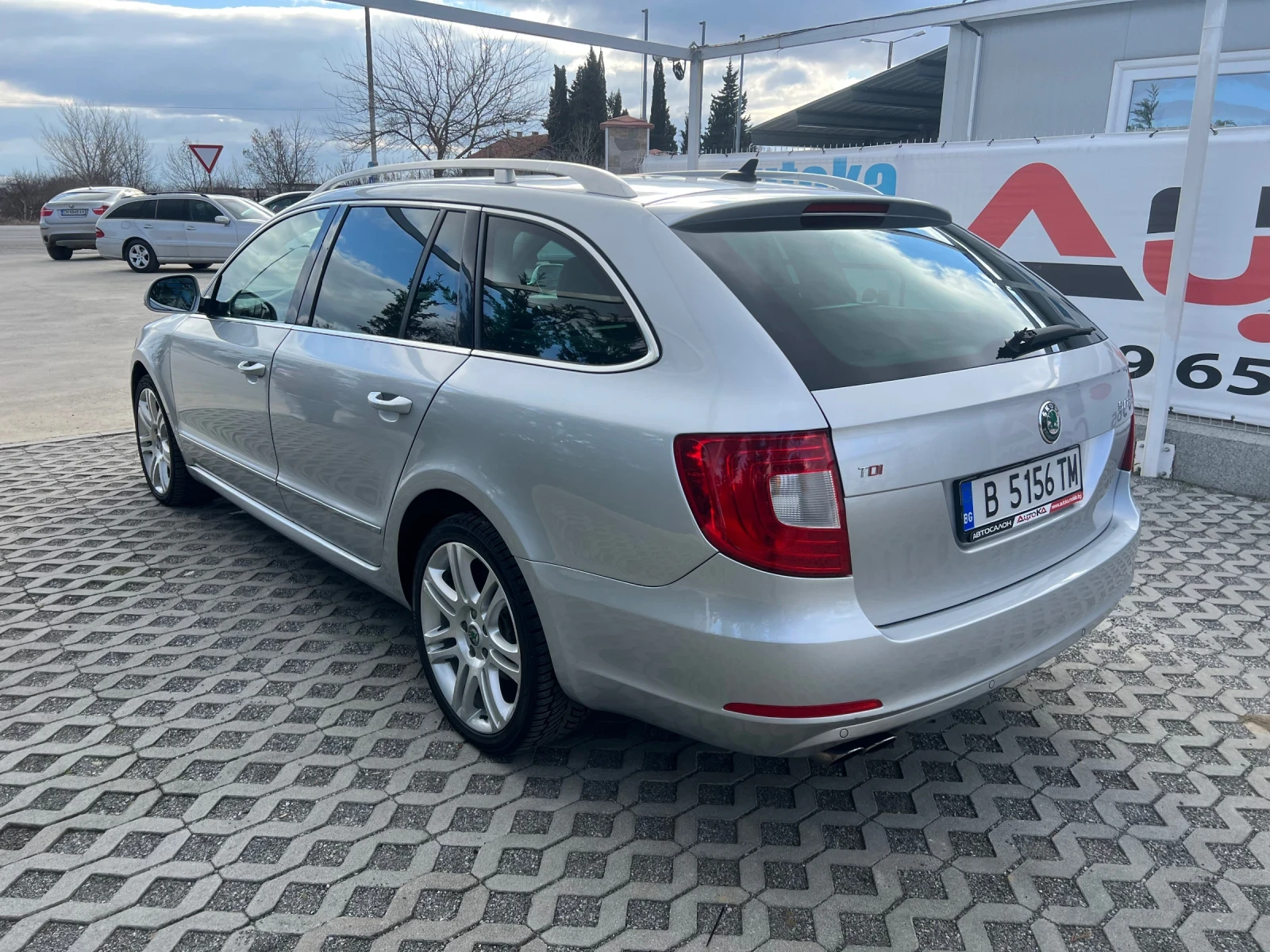 Skoda Superb 2.0TDI-170кс= АВТОМАТ* DSG* = NAVI= ПАНОРАМА - изображение 5