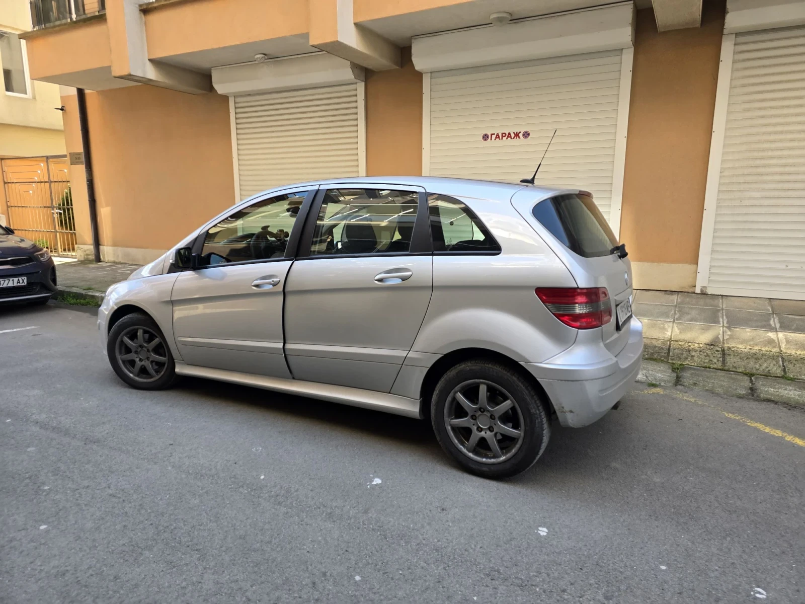 Mercedes-Benz B 180  - изображение 2