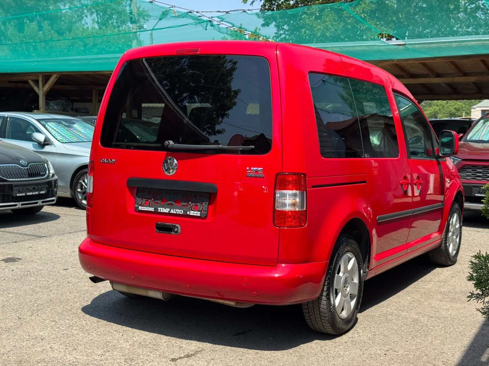 VW Caddy 2.0i EcoFuel (фабричен метан)ПЪЛНА ИСТОРИЯ В VW - изображение 3