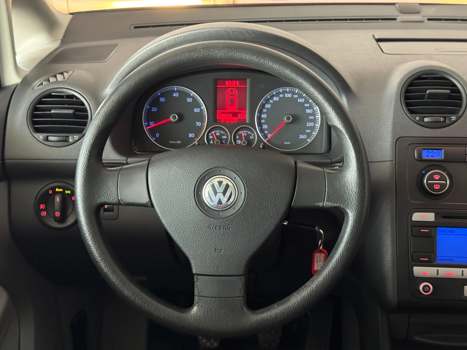 VW Caddy 2.0i EcoFuel (фабричен метан)ПЪЛНА ИСТОРИЯ В VW - изображение 8