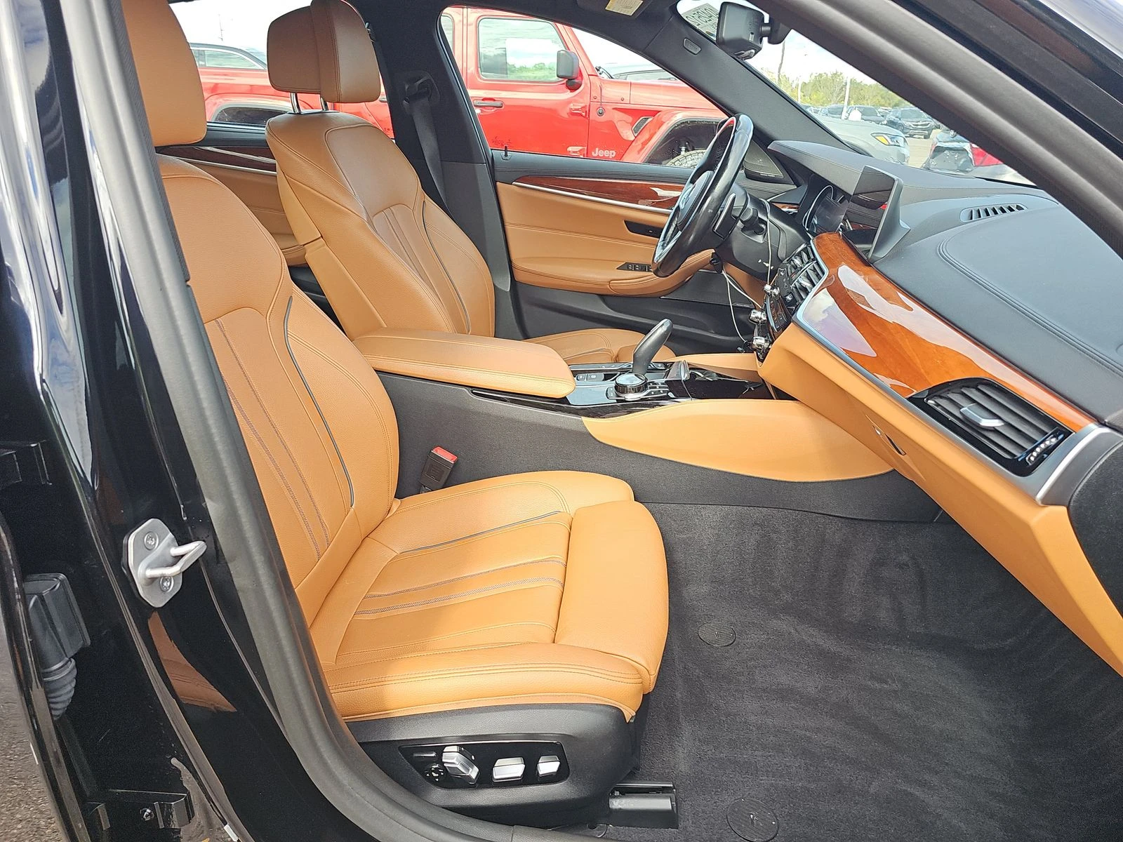 BMW 550 * M* XDRIVE* MEMORY* PANO* PODGREV | Mobile.bg   14