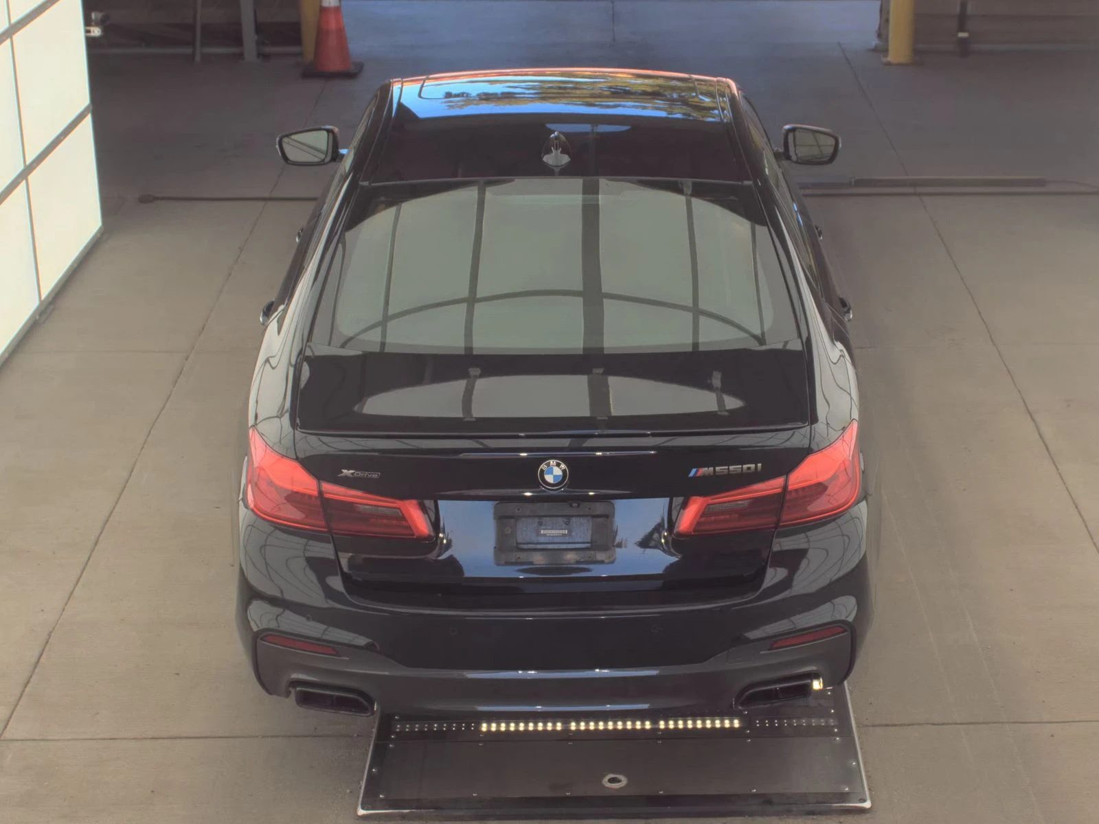 BMW 550 * M* XDRIVE* MEMORY* PANO* PODGREV - изображение 6