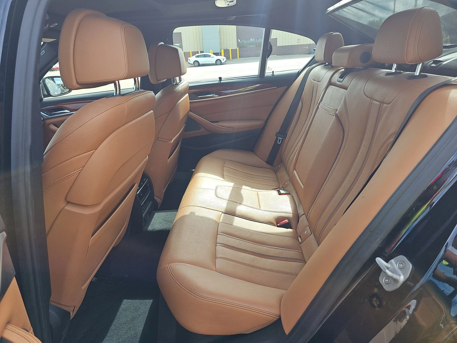 BMW 550 * M* XDRIVE* MEMORY* PANO* PODGREV | Mobile.bg   15