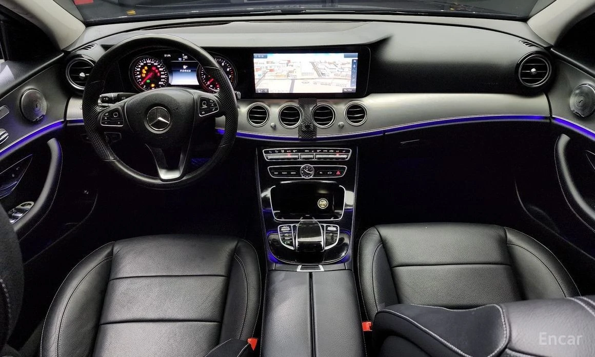 Mercedes-Benz E 200  - изображение 7