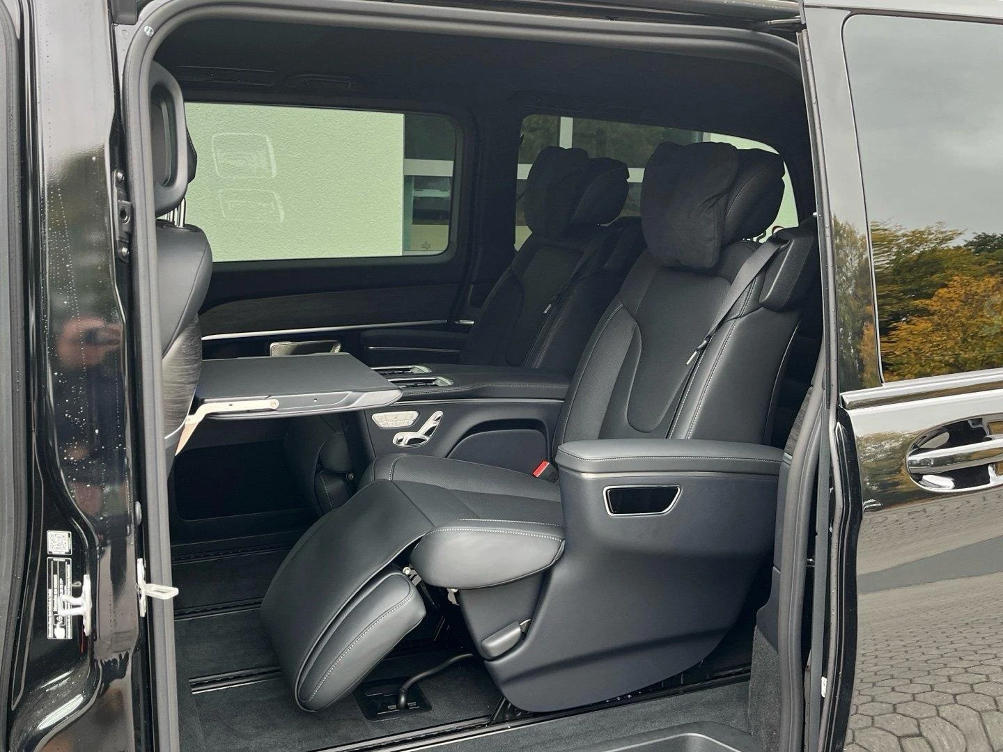 Mercedes-Benz V 300 d/AMG/4MATIC/EXTRA LONG/VIP SEATS/BURM/ - изображение 10