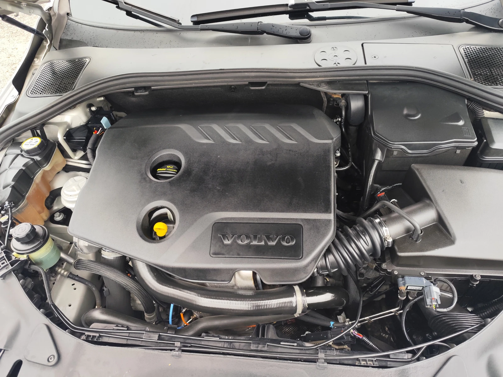 Volvo V60 1.6D* EURO5B* Klimatronik* , снимка 14 - Автомобили и джипове - 53494332