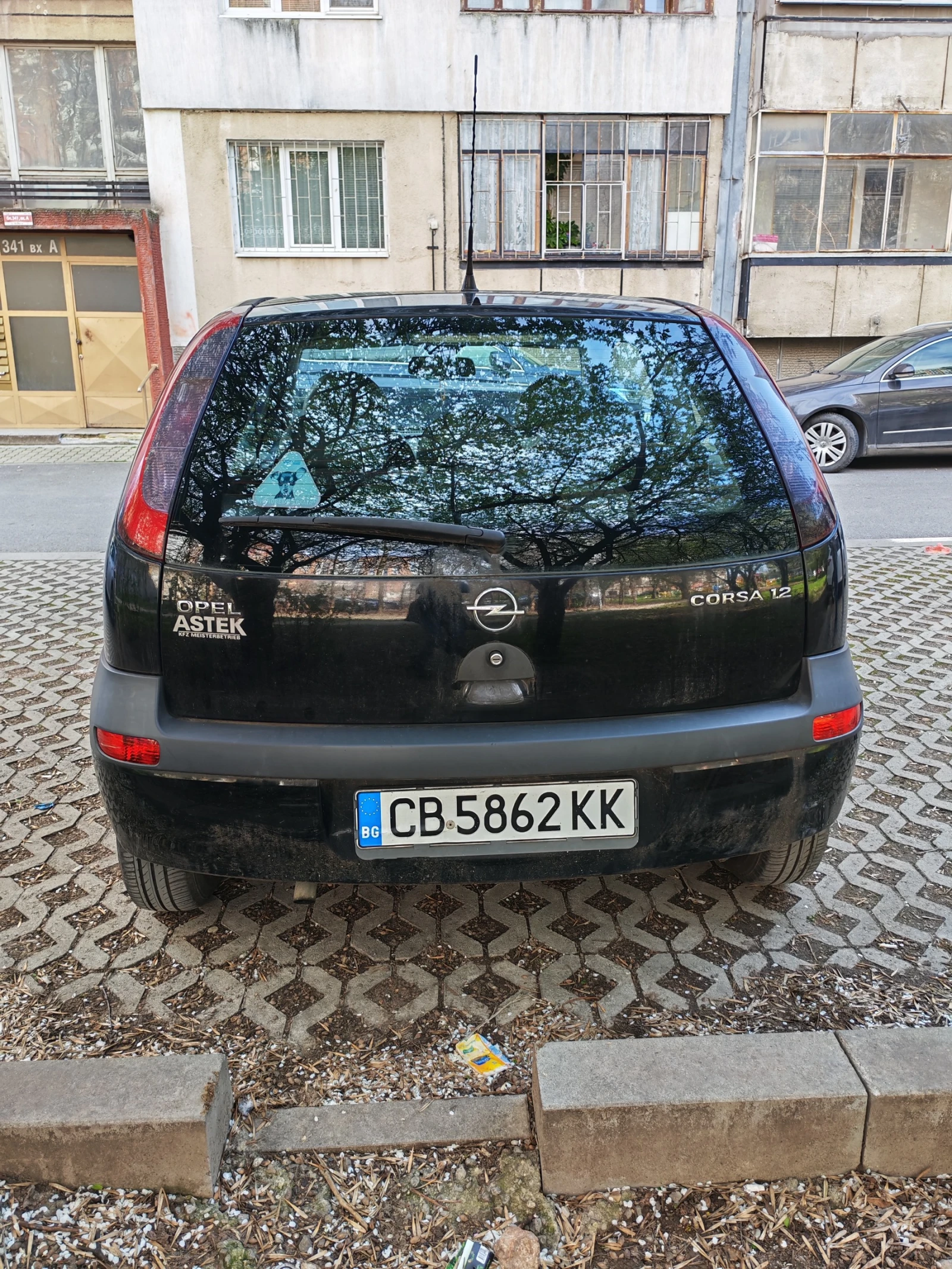Opel Corsa 1.2i Автоматик, снимка 4 - Автомобили и джипове - 54243741